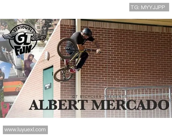 男子化身足球明星街头秀技引围观粉丝热情追捧