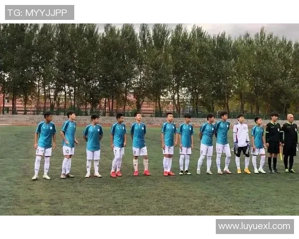 江苏足球队奋勇争先力争佳绩展现团队精神与拼搏意志